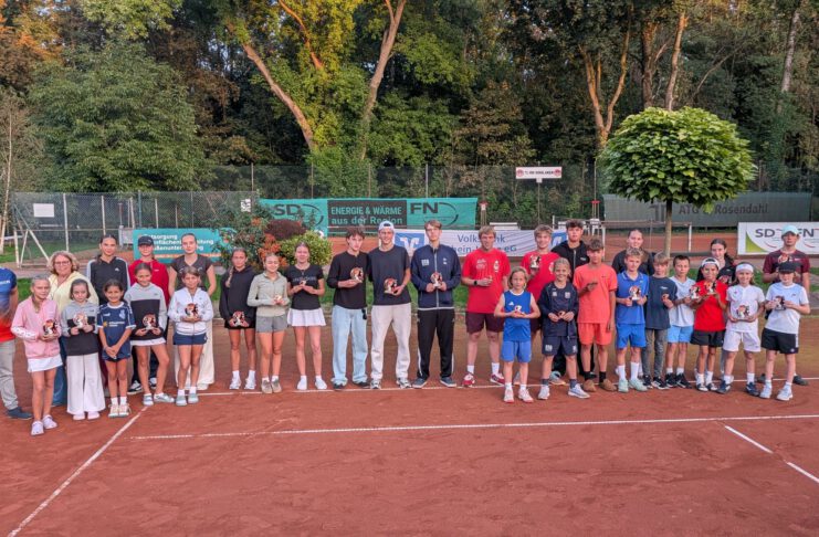 Dinslakener Volksbank-Jugend-Cup 2026: Spektakulärer Tennissport und große Rot-Weiß-Erfolge!